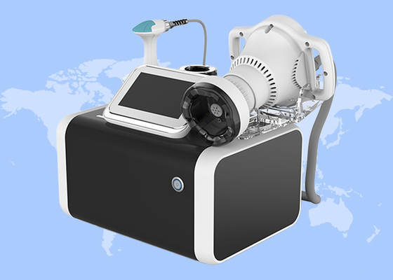 360 องศาหมุนไขมันแช่เย็น RF วากูม 40K Cavitation Velashaping เครื่องลดน้ําหนัก
